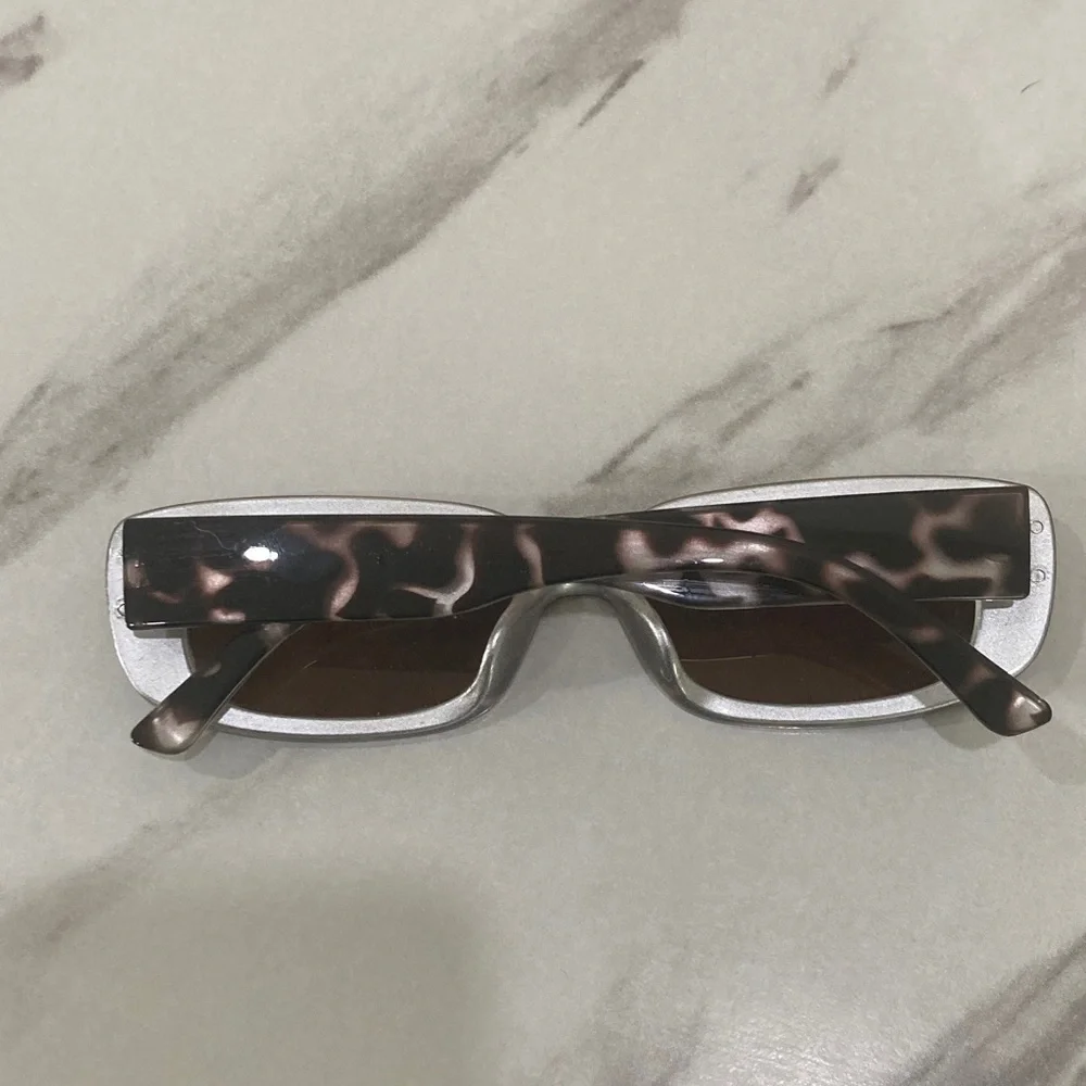 Brown Tortoiseshell Rectangular Sunglasses - Classic Retro Style